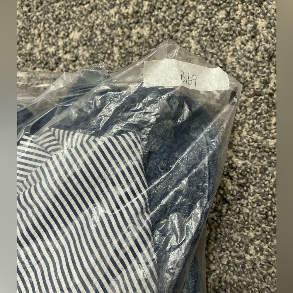 Rhone Men's Seersucker Camp Hoodie in navy blue and white stripe M - Picture 12 of 12